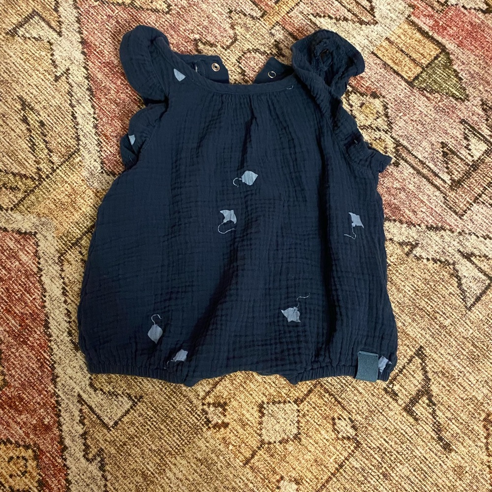 0-3M sting ray romper